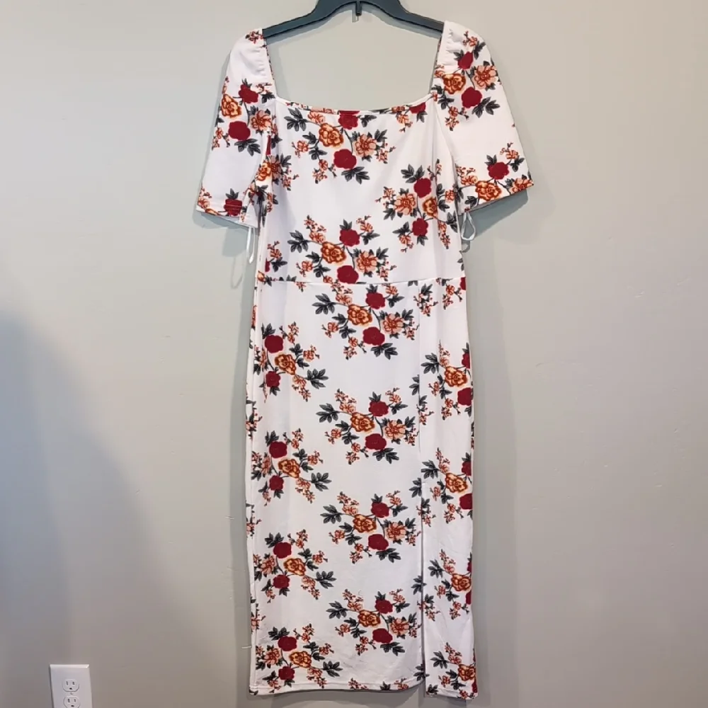 SHEIN White And Red Floral Square Neck Short Sleeve Slit Front Midi Dress XXL